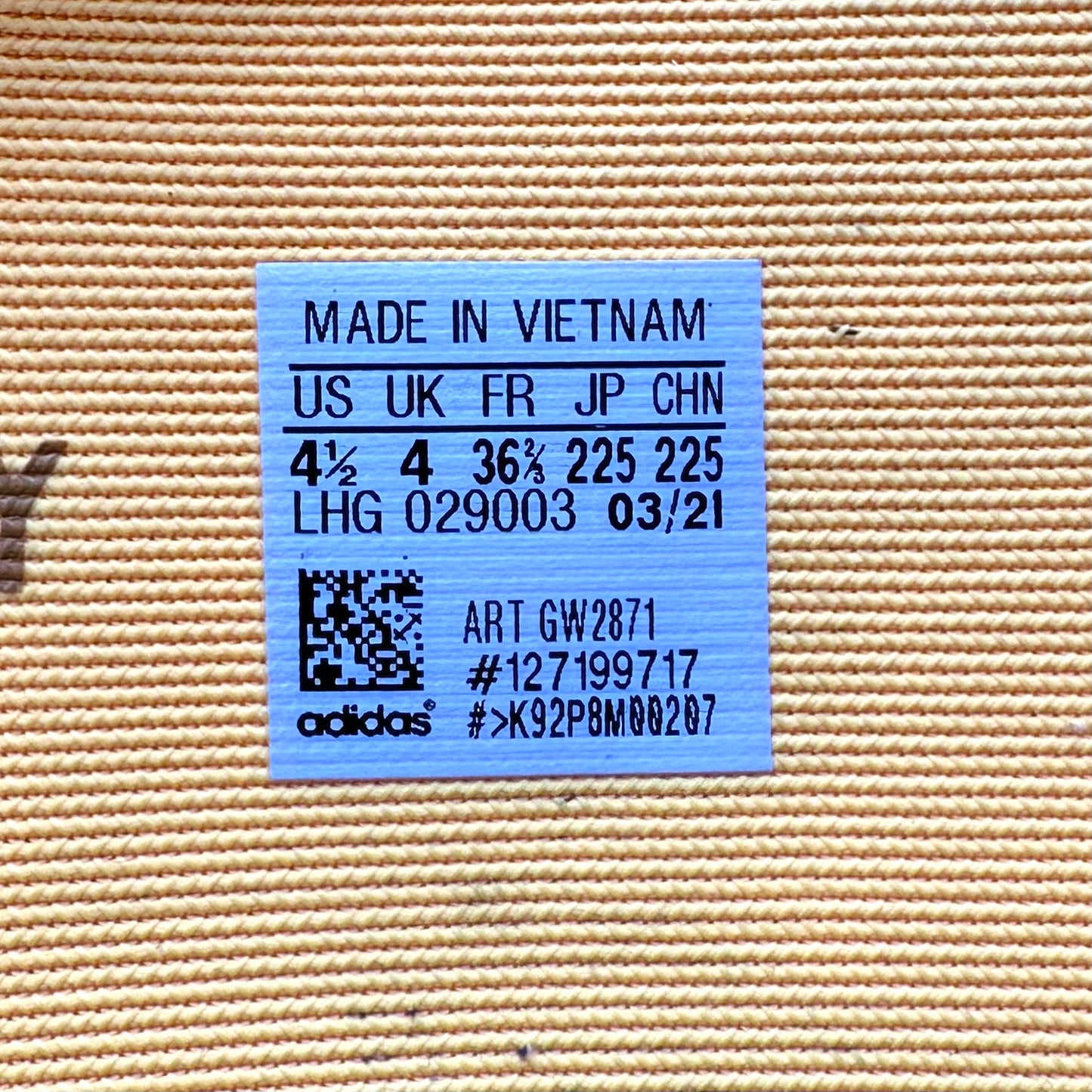 Preloved Yeezy Boost 350V2 - Mono Mist (UK 4)