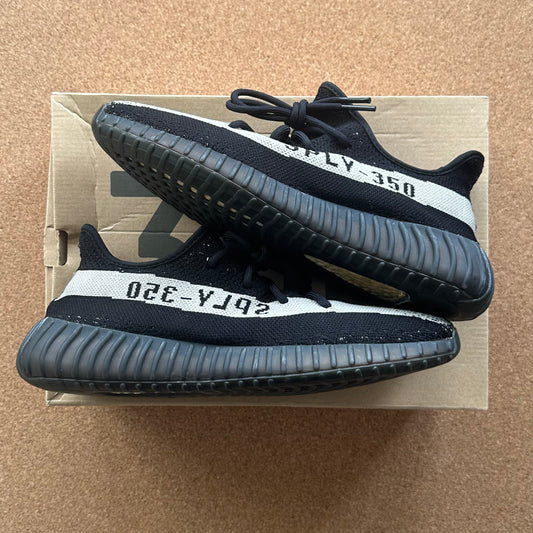 Preloved Yeezy Boost 350V2 - Oreo (UK 9.5)