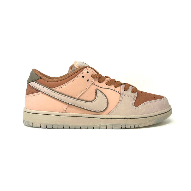 Nike SB Dunk Low - Trocadero Gardens